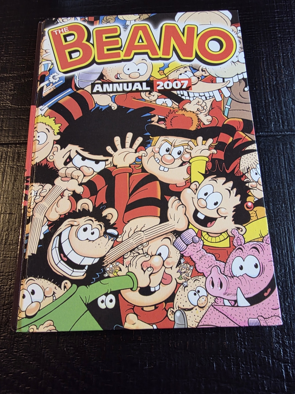Annual 2007 - Colorful Comic Kids Book